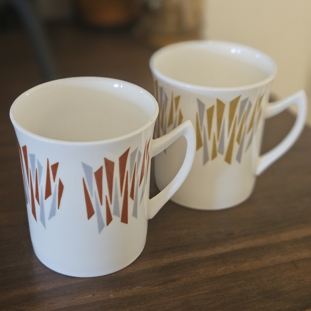 Elizabethan Fine Bone Chona Kon-Tiki mugs